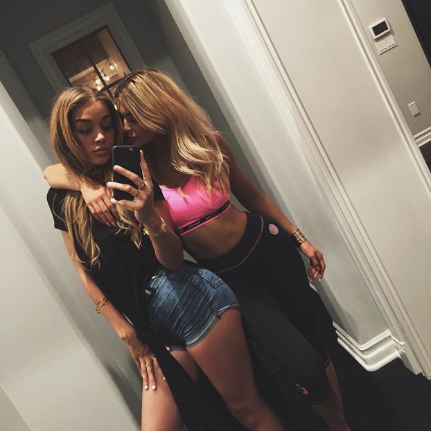 Kylie-Jenner-Instagram-Photos-Kylie-Jenner-Hot-Selfie-Pictures-1 - ad