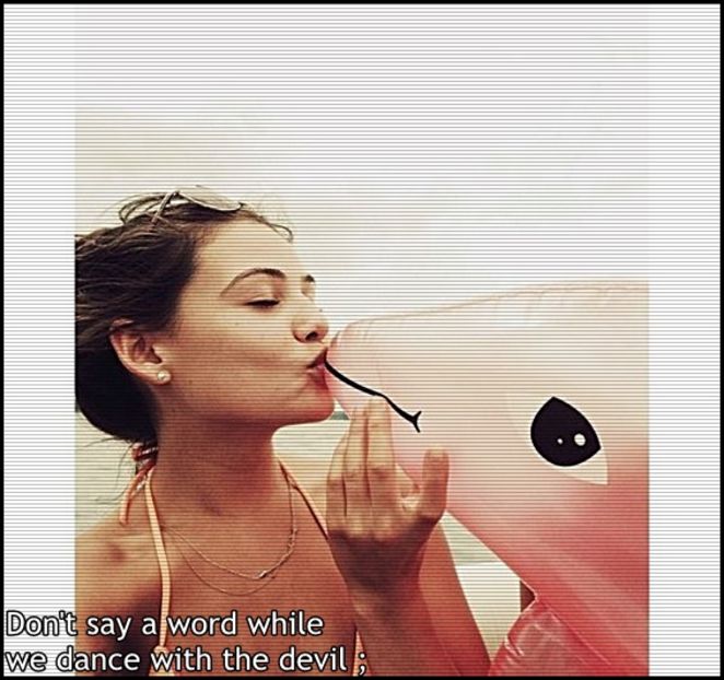 ∂ανιηα| .. Koool =)))) .. (se dă jos şi-l pupă-n bot, îl ia de mâini) cl.; cee pervers :w
