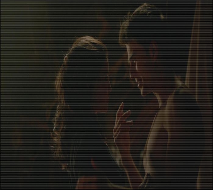 ☦ԼƠƔЄ̲м̲у̲ѕ̲є̲Ɩ̲f♮ #îi duce mâinile la spate și o sărută; rânjește. De parcă clk; nu m ai ști =)))
