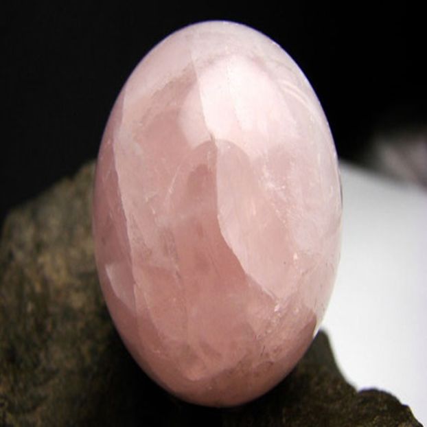 glob-de-cristal-roz - Cristale