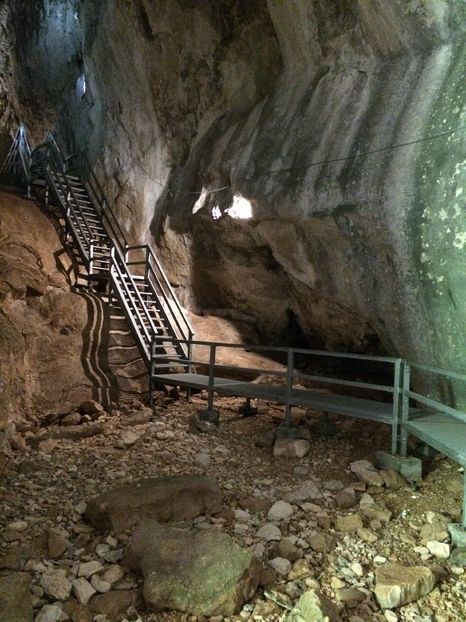 6-PESTERA POARTA LUI IONELE