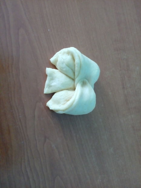 Brioșe Fundițe cu brânză dulce si stafide - 7 - Culinar 3