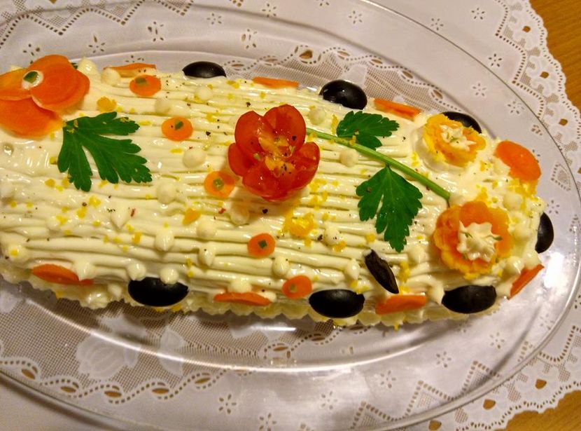 Salata Bratul tiganesc - Idei de aranjare a platourilor pentru ocazii speciale