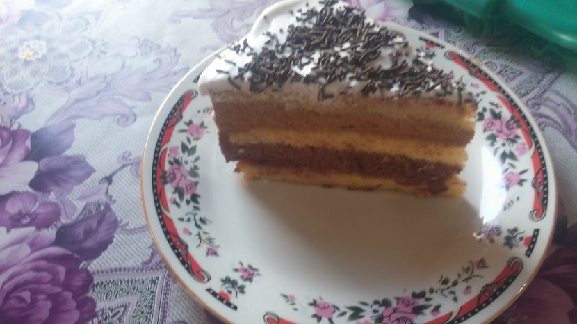 Tort  cu ciocolată și caramel  (felie)
