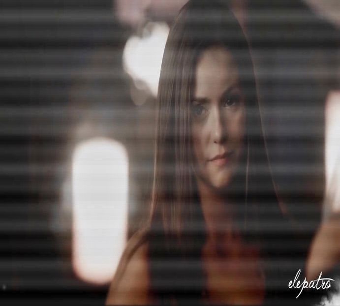 - coboara de sus cu ochii in telefon . # neata !