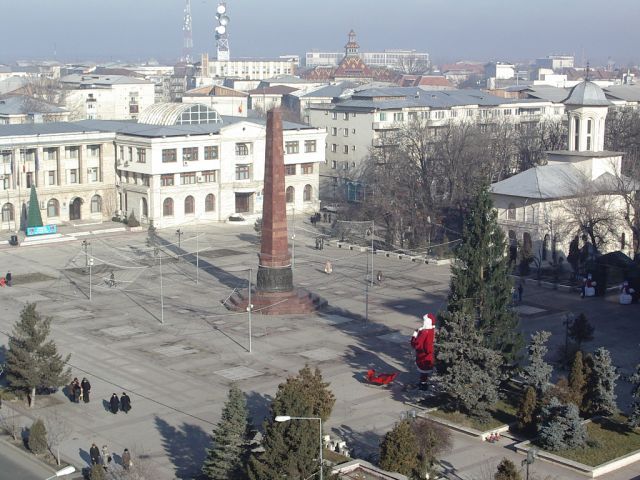 Piata Unirii - a-PLAIURI VRANCENE-FOCSANI -orasul in care locuiesc