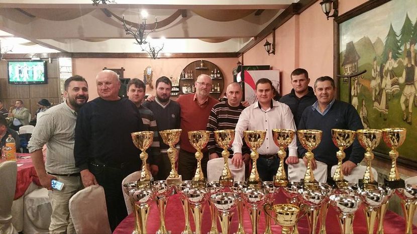 Cristi- Geanta D- Czifra F- Fabian P- Clapa D- Hossu V- Eu- Vas R- Cimpan I - A- Prieteni Columbofili