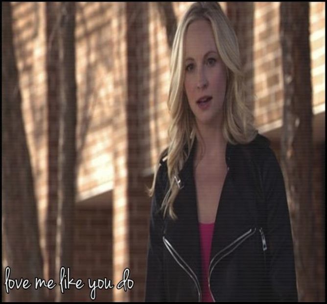 ♥ » - (intră cu 2 plase după ea) Decorăăăăăăm, yuy. =))) :) - xo - Episode 05 here
