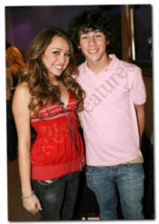 cyrusjonas - Miley Cyrus