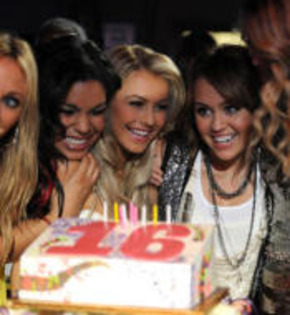 img127_small - Miley Cyrus