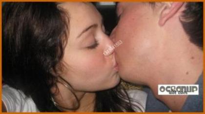 miley_cyrus_make_out_photos_main_2319 - Miley Cyrus