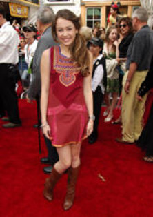 miley_pirates_premiere - Miley Cyrus