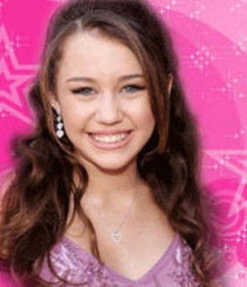 miley-smiling - Miley Cyrus