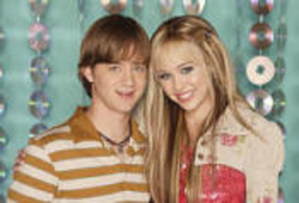 ScreenHunter_002_small - Miley Cyrus