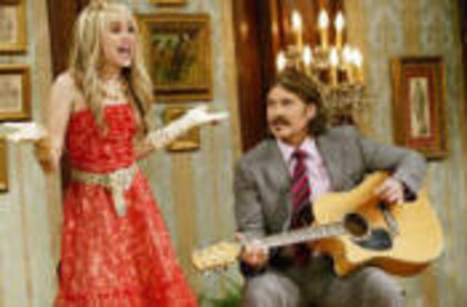 ScreenHunter_022_small - Miley Cyrus