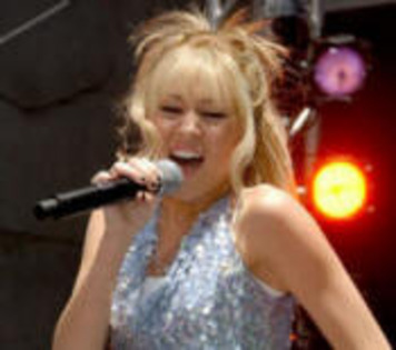 ScreenHunter_047_small - Miley Cyrus
