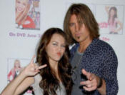 ScreenHunter_049_small - Miley Cyrus