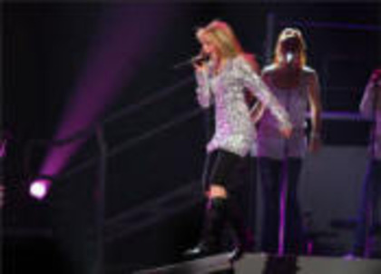 Seattle-12_small - Miley Cyrus