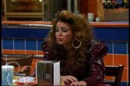 RLPAIGQJUQITHOVIILY - hannah montanah
