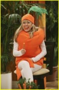 TGFRRPXSDJGTJNXOJKF - hannah montanah
