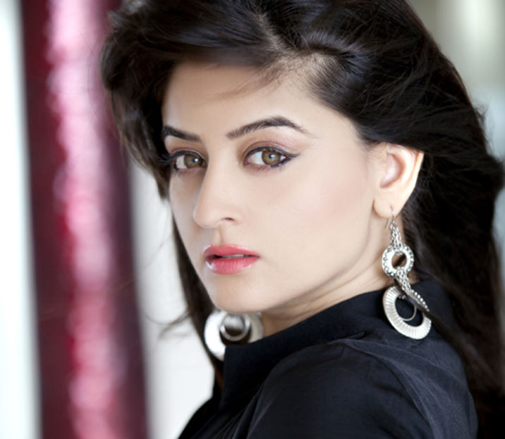 Mahhi Vij- Nandini