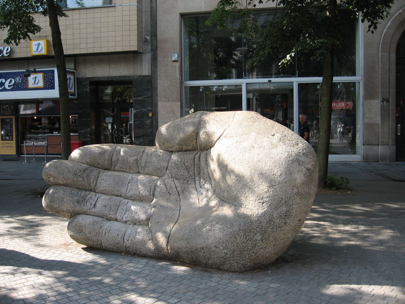 1 304
