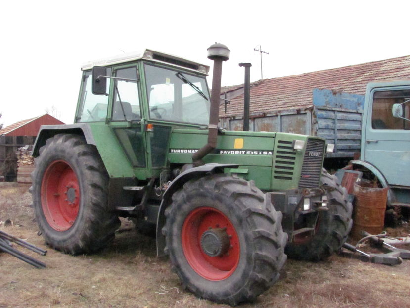 Picture 024 - tractor fendt 615 lsa
