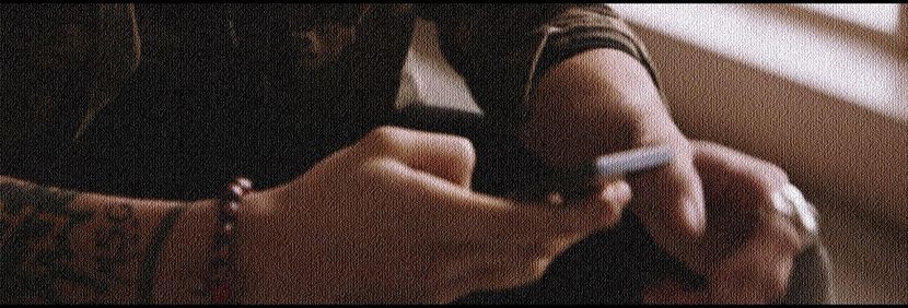 —Am aşteptat un minut sau cel maxim două până ce adresa respectivă a apărut pe ecranul; telefonului meu sub forma unui mesaj. Într-un final, am scos maşina din parcare începând apoi să conduc spre casa familiei Hadid.
