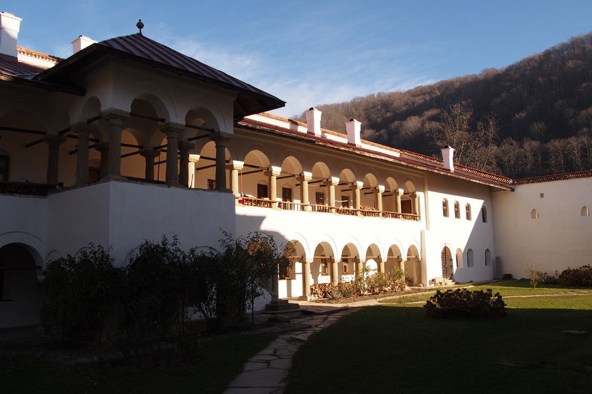 La Manastirea Hurezi