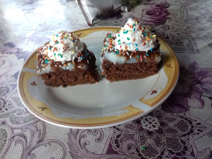Prăjitură cu cocos și ciocolată