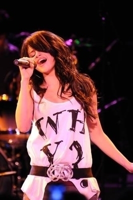4 - Selena in concerte