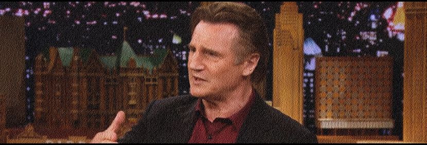 —Canapele din catifea alături de o masă delicat curbată din cel mai masiv stejar probabil. Toate; astea duc la o idee clară, iar acea idee e că omul ăsta este într-adevăr bogat. ❝Acum te rog, poate Maria să te servească cu ceva de băut?❞ Arată cu degetul spre o femeie şi-mi pot asuma că este
