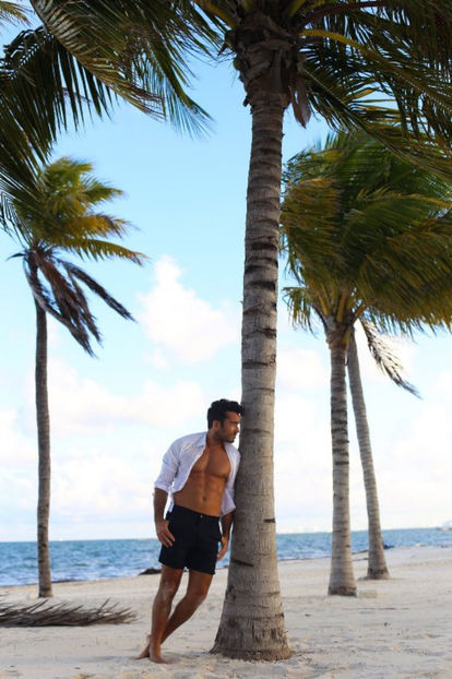  - Aaron Diaz
