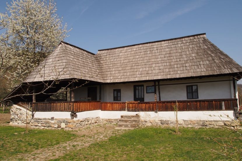  - Muzeul satului valcean