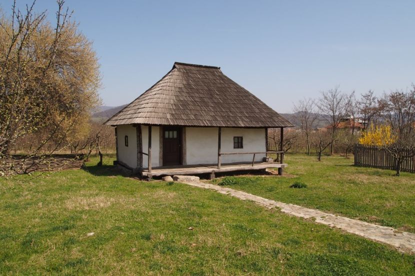  - Muzeul satului valcean