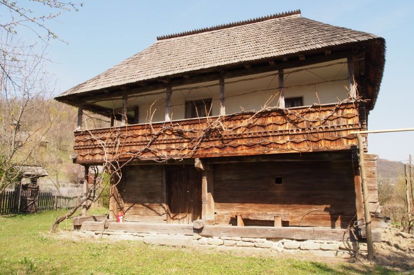  - Muzeul satului valcean