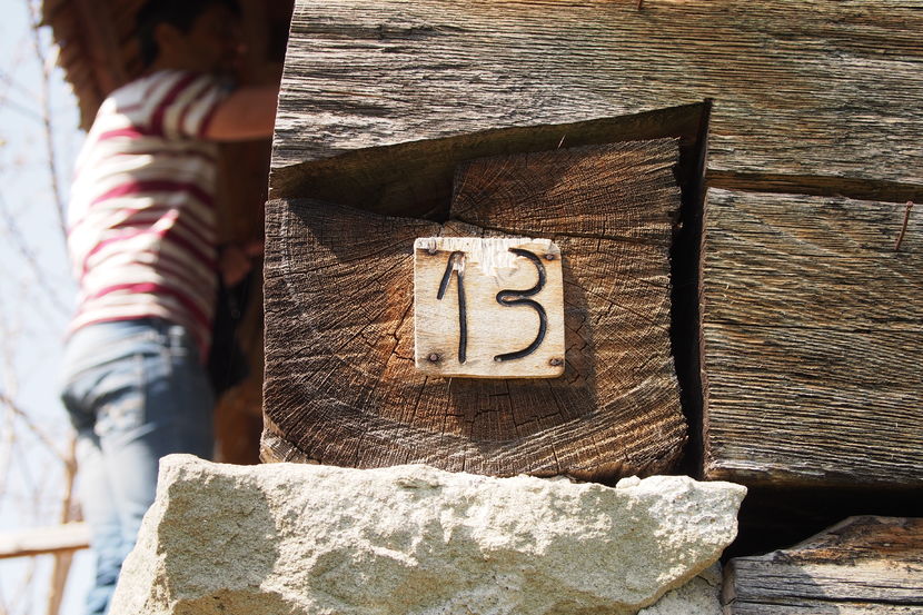 ; 13 poarta intotdeauna noroc !
