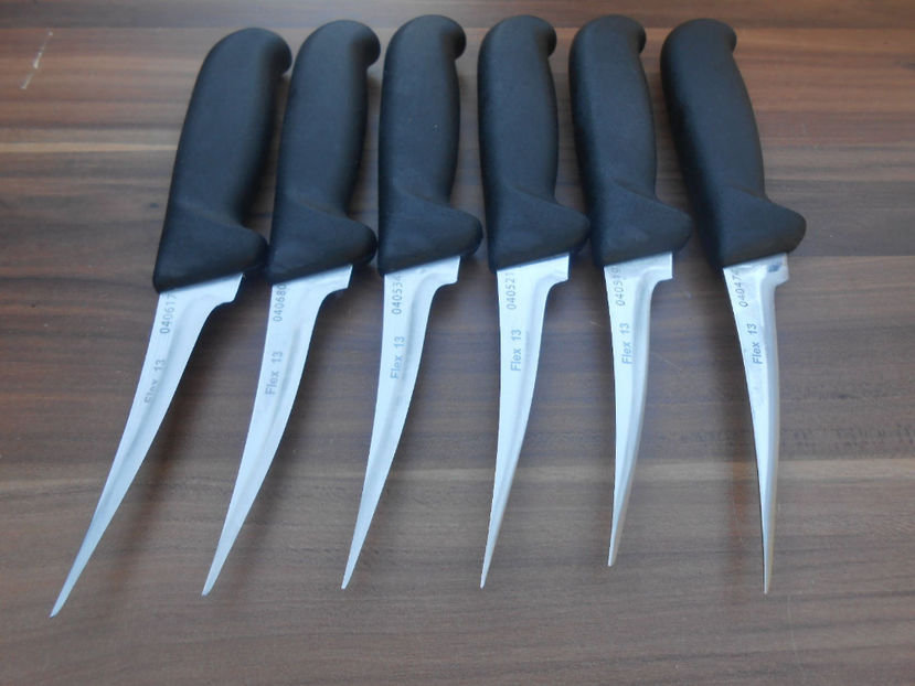 Un set de 3 cutite 175 Lei Vandute - 1 A De Vanzare Cutite de Macelar  Profesionale Victorinox Swibo - arthura17