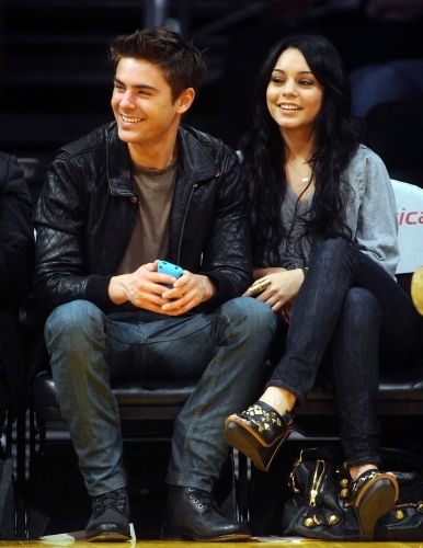 normal_019 - Zanessa at the basketball game