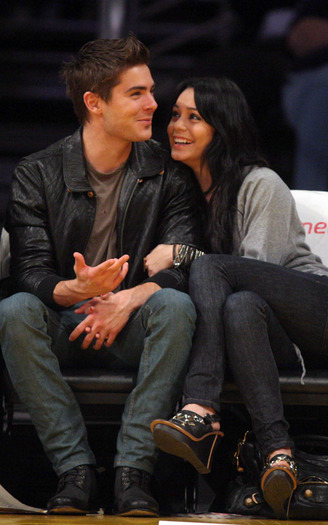 002 - Zanessa at the basketball game