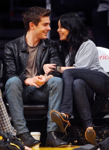 normal_009 - Zanessa at the basketball game