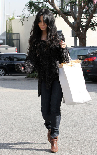 012 - Vanessa Shopping at Diesel