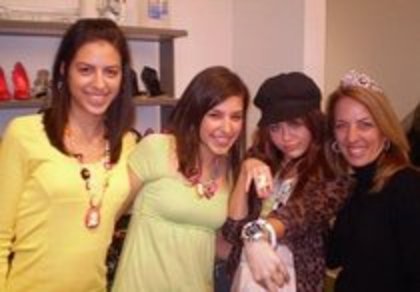 GDTXHWKNAGLFJNKXUYZ - poze Miley rare