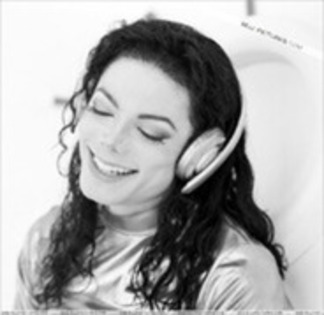 9980003_PEHZKNYVM[1] - Michael Jackson