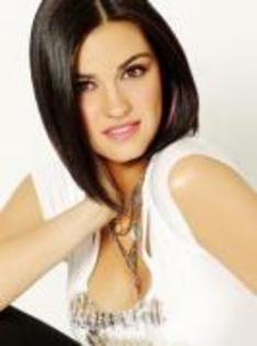 WFQDKCRQHSCIVBKLYQL - poze Maite Perroni