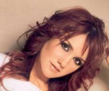 AGGMPCNJPJOLXQQWVZO - poze Dulce Maria