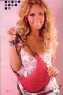 BCDWFWIAYKDUXVBYHZG - poze Anahi