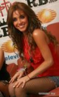 VMBOMVNMNXVZTOCNXOW - poze Anahi