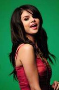 GOYXJUSVKKNILOACLDY - poze Selena Gomez