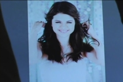 YKSEWLUKYJHNOBLURJT - poze Selena Gomez